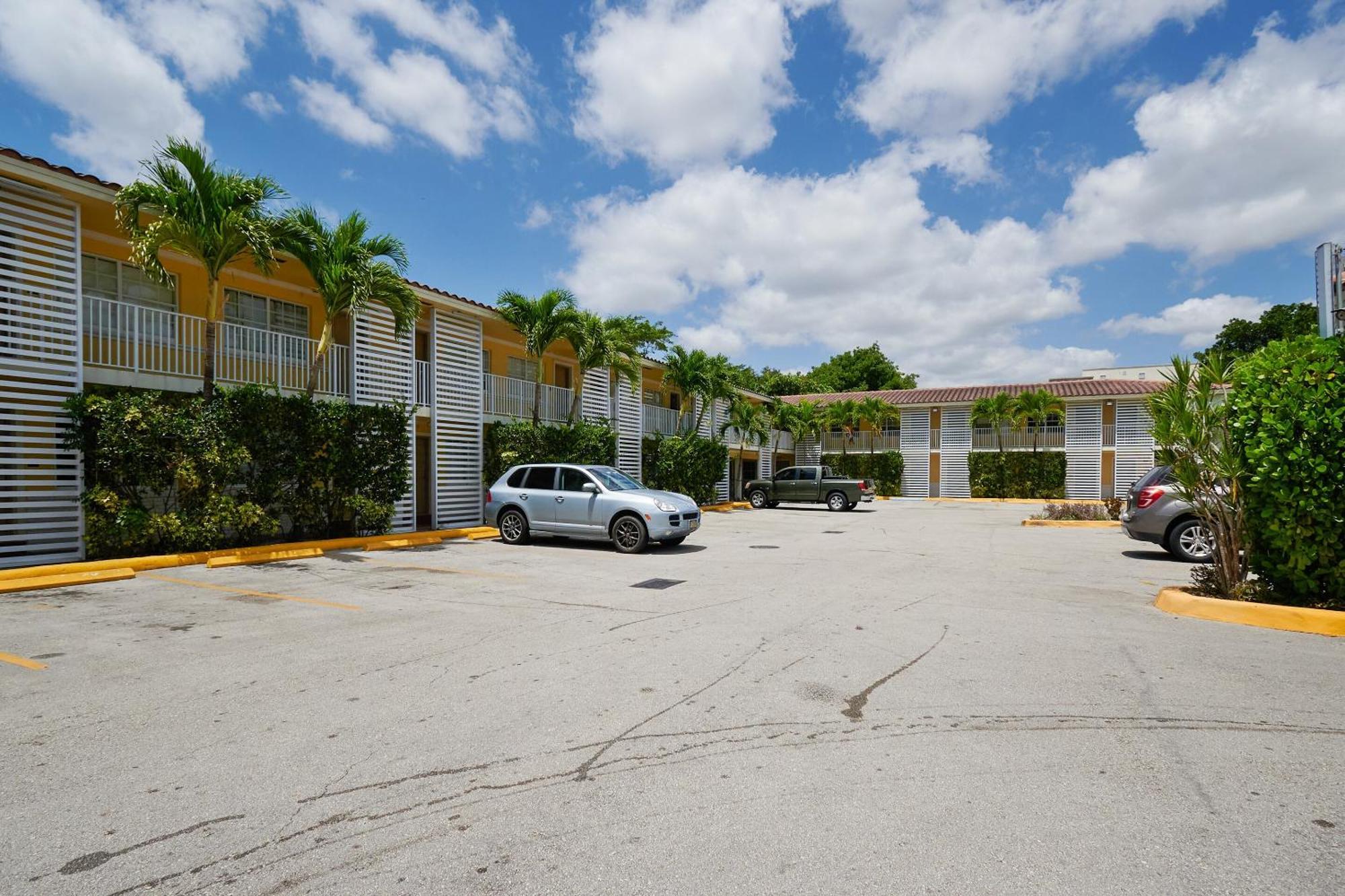 Oyo Hotel Coral Gables - Miami Airport Luaran gambar
